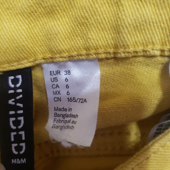 WOMANS/ JUNIORS DIVIDED BRAND YELLOW FLARE/BELL BOTTOMS. SIZE 6. POCKETS. ZIPPER - Picture 5 of 6